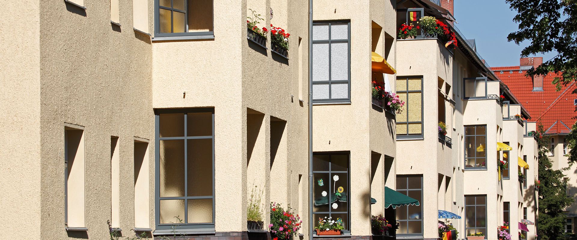 Denkmalpflegerisch nachgebaute Fenster im Berliner Altbau.
